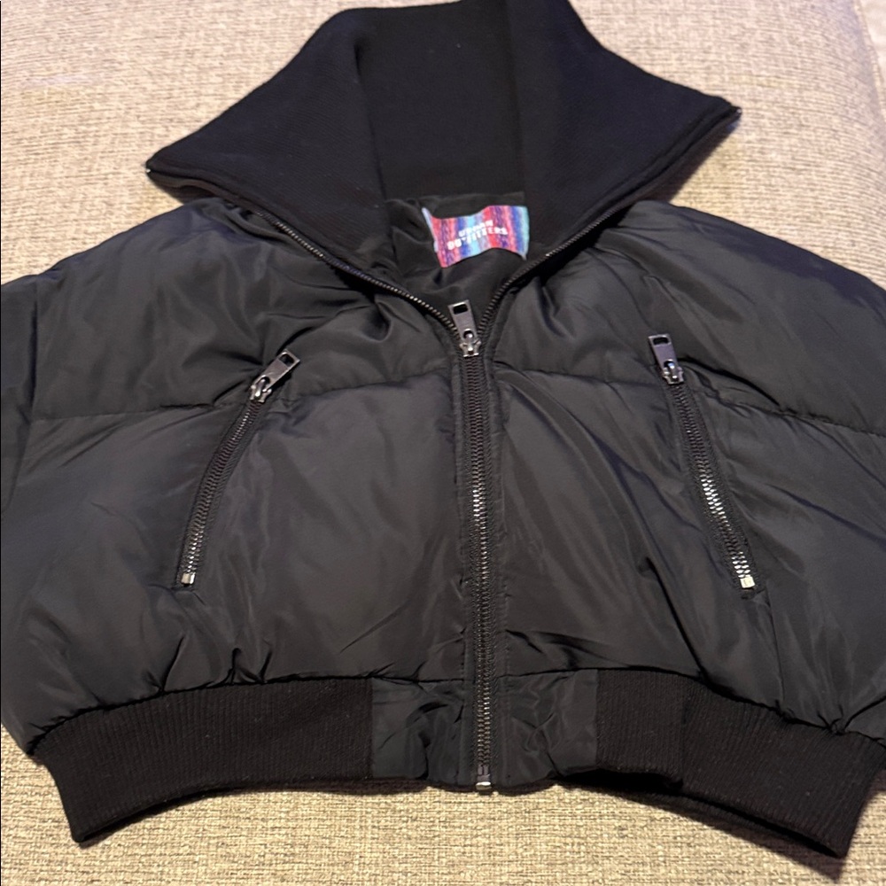 Urban Outfitters Black Cropped Puffer Jacket - Picture 6 of 8